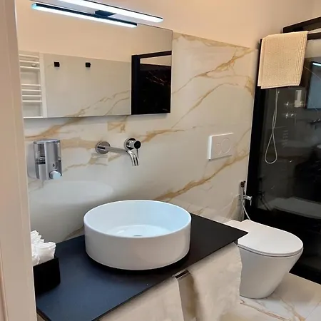 Paduina Boutique 3 Person Триест